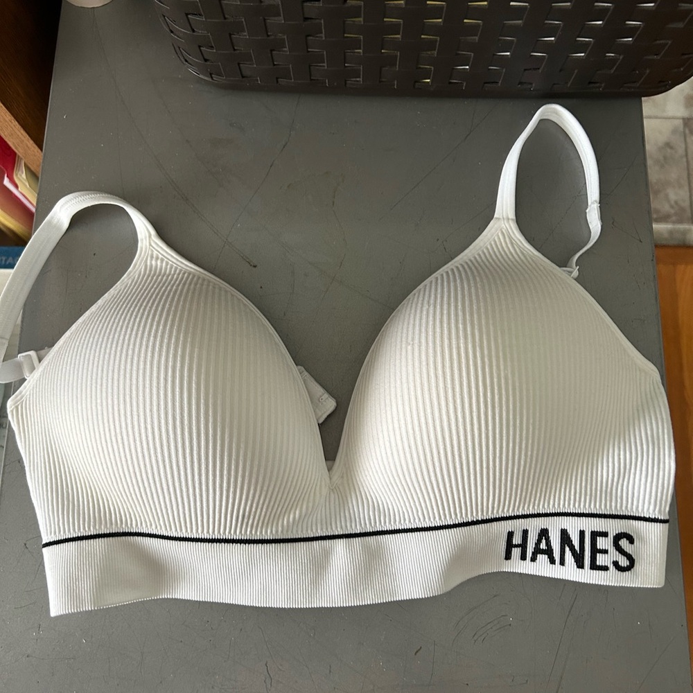 Hanes Women's White Ribbed Bra